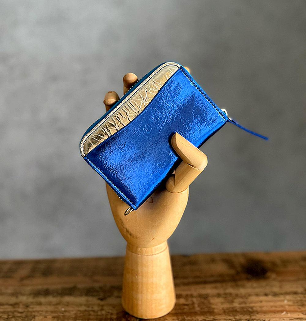 Round Mini Wallet（ラウンドミニウォレット）シャイニー｜箔レザーの手のひらサイズ財布