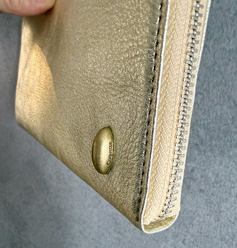 L Zip Wallet | 「眩（Gen）」華やかな輝きを纏ったコンパクト長財布 - Coquette Online Shop