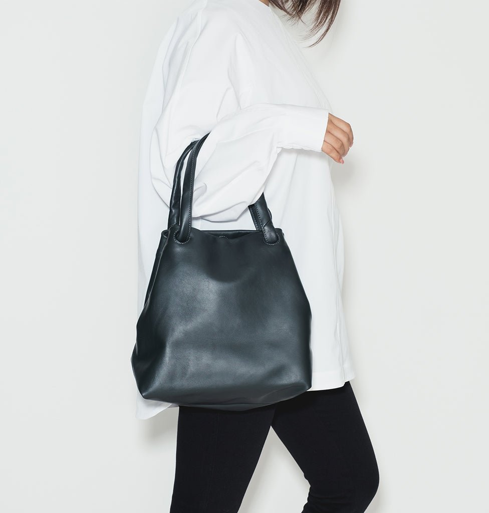 Robin 巾着バッグ シャークグレー - Coquette Online Shop