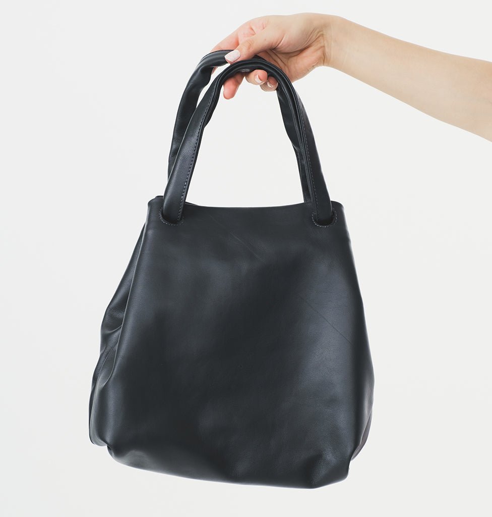 Robin 巾着バッグ シャークグレー - Coquette Online Shop